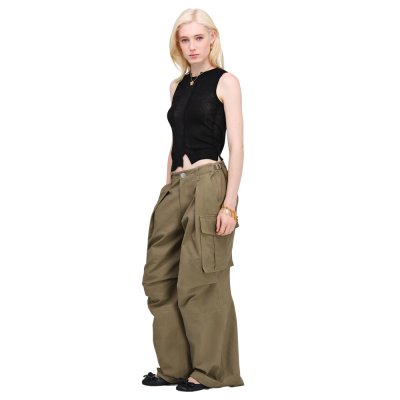 THE VERSIZED CARGO PANTS
